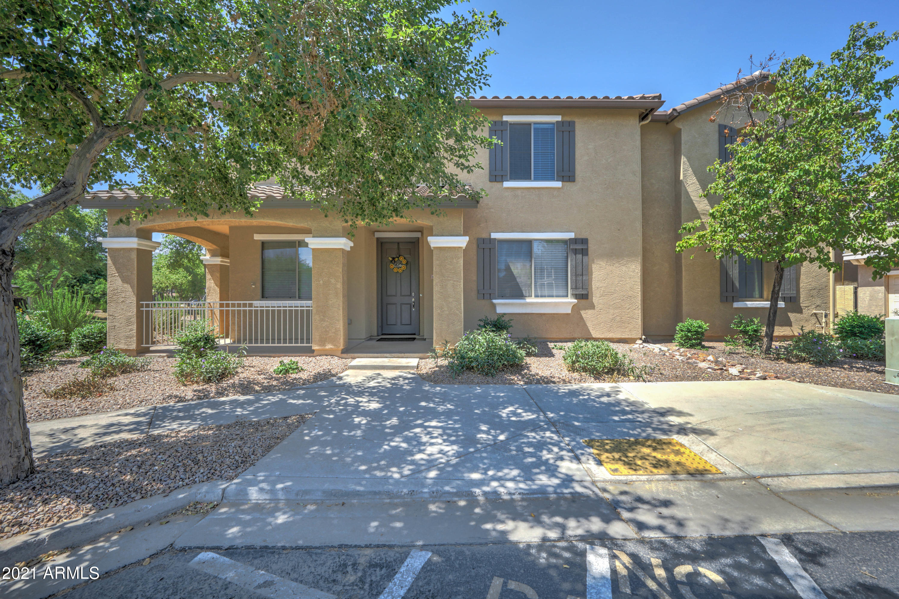 3833 East Trigger Way Gilbert, AZ 85297 - Photo 3 of 31 3833 E Trigger Way-1