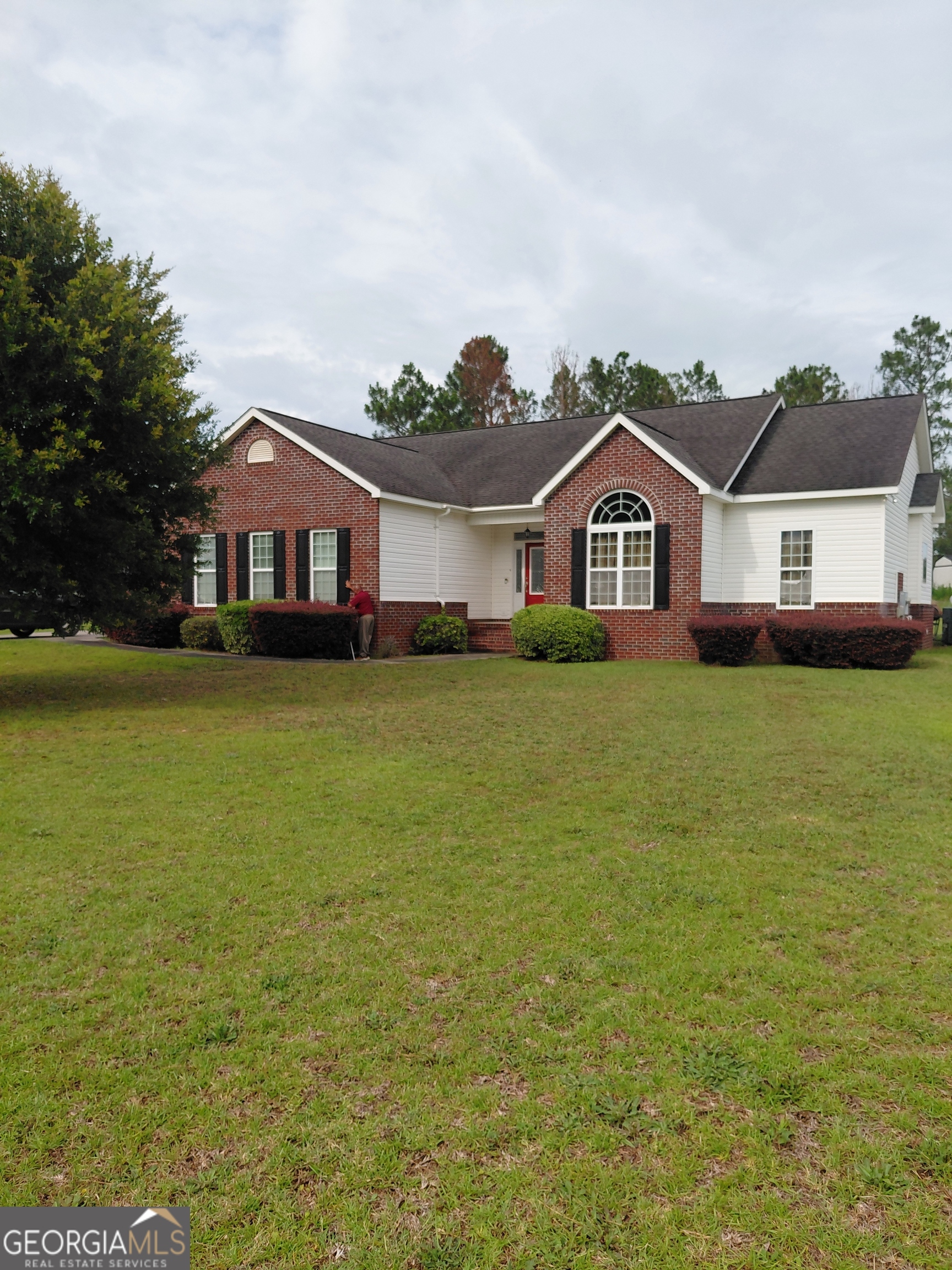 585 Live Oak Way Dublin, GA 31021 - Photo 1 of 34