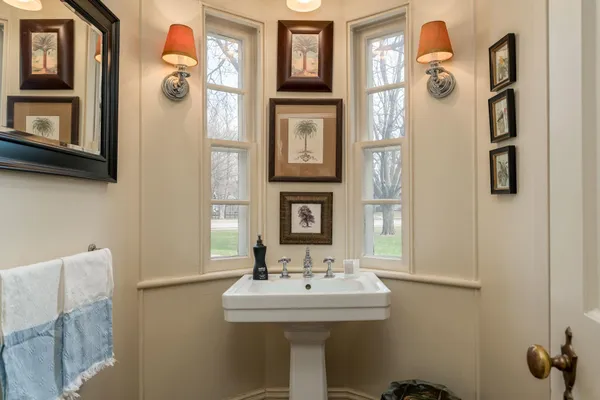 $1,150,000 | 1128 Carney Avenue, Mankato, MN 56001