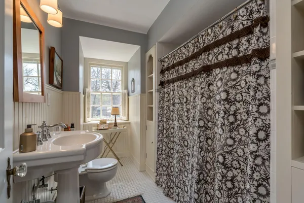 $1,150,000 | 1128 Carney Avenue, Mankato, MN 56001