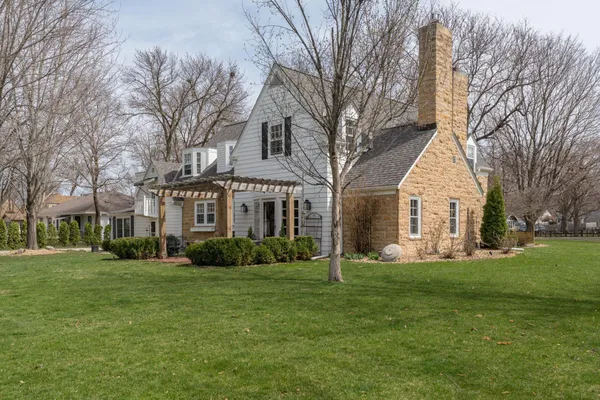 $1,150,000 | 1128 Carney Avenue, Mankato, MN 56001