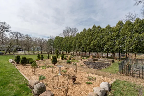 $1,150,000 | 1128 Carney Avenue, Mankato, MN 56001