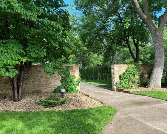 $1,150,000 | 1128 Carney Avenue, Mankato, MN 56001