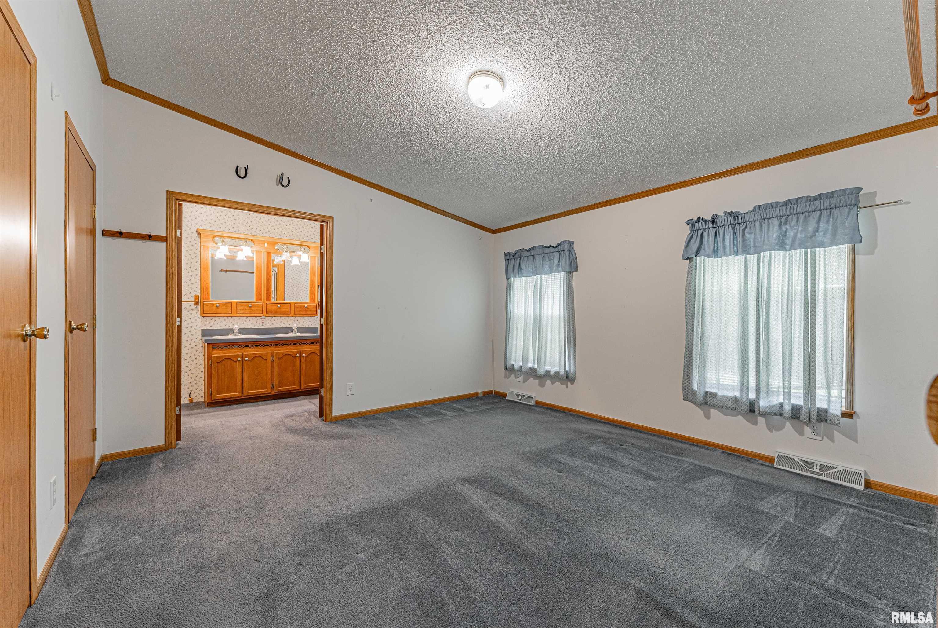 8363 Carl Springs Road Wapella, IL 61777 - Photo 15 of 30