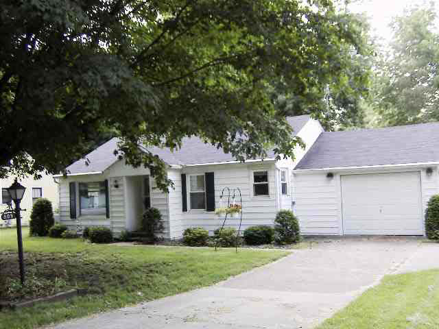 809 North Greene Road Goshen, IN 46526 - Photo 1 of 3 Gallery Image 1