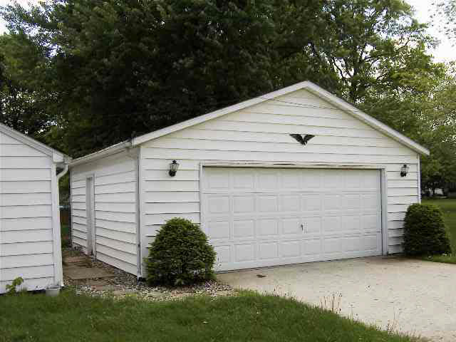 809 North Greene Road Goshen, IN 46526 - Photo 2 of 3 Gallery Image 2