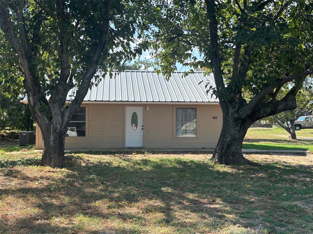2764 West Highway 199 Springtown, TX 76082 - Photo 3 of 21