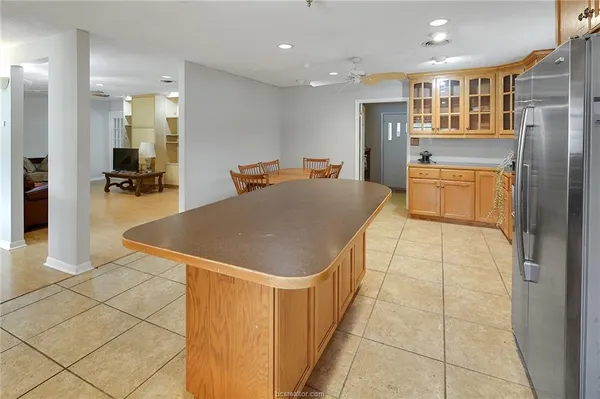 $3,200 | 305 West Brookside Drive, Bryan, TX 77801