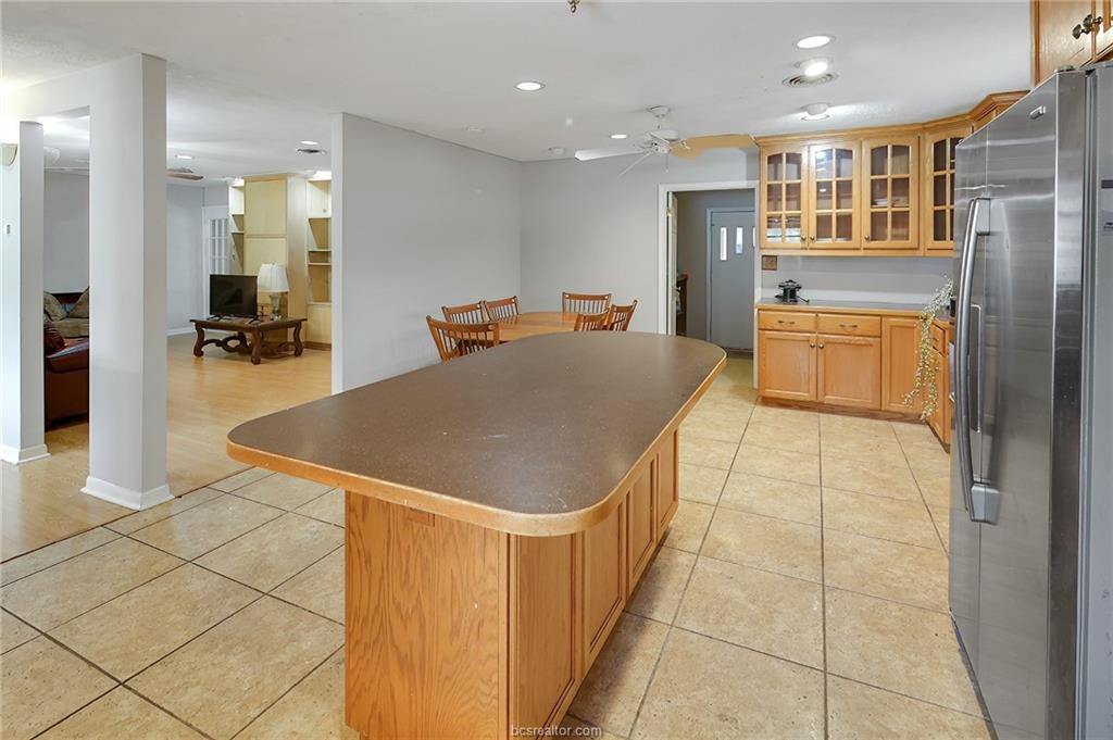 305 West Brookside Drive Bryan, TX 77801 - Photo 16 of 43