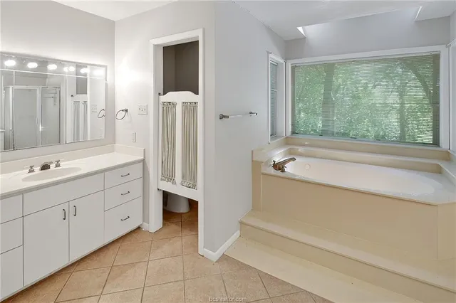 $3,500 | 305 West Brookside Drive, Bryan, TX 77801