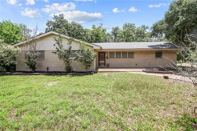 $3,500 | 305 West Brookside Drive, Bryan, TX 77801
