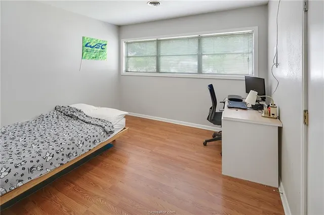 $3,500 | 305 West Brookside Drive, Bryan, TX 77801