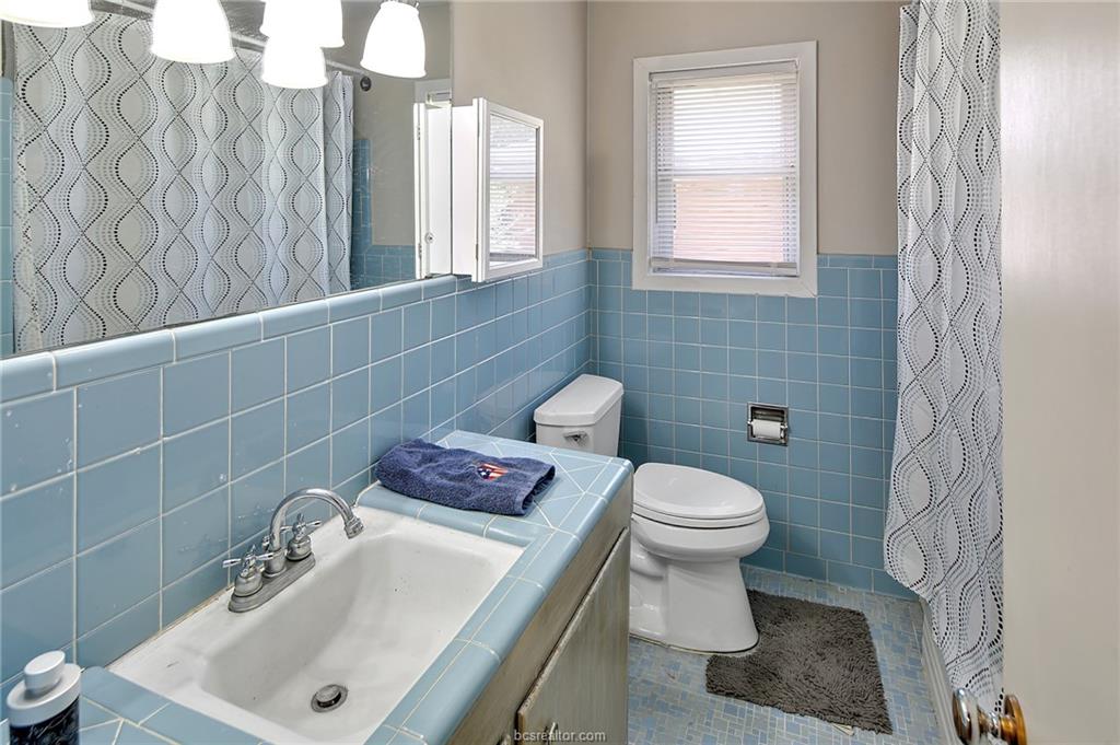 305 West Brookside Drive Bryan, TX 77801 - Photo 33 of 43