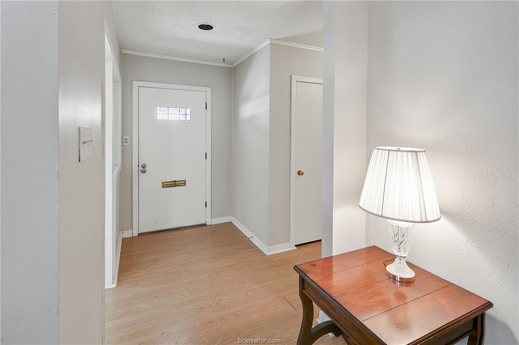 305 West Brookside Drive Bryan, TX 77801 - Photo 7 of 43