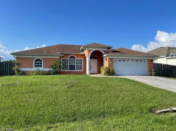 $2,200 | 4209 30th Street Southwest, Lehigh Acres, FL 33976