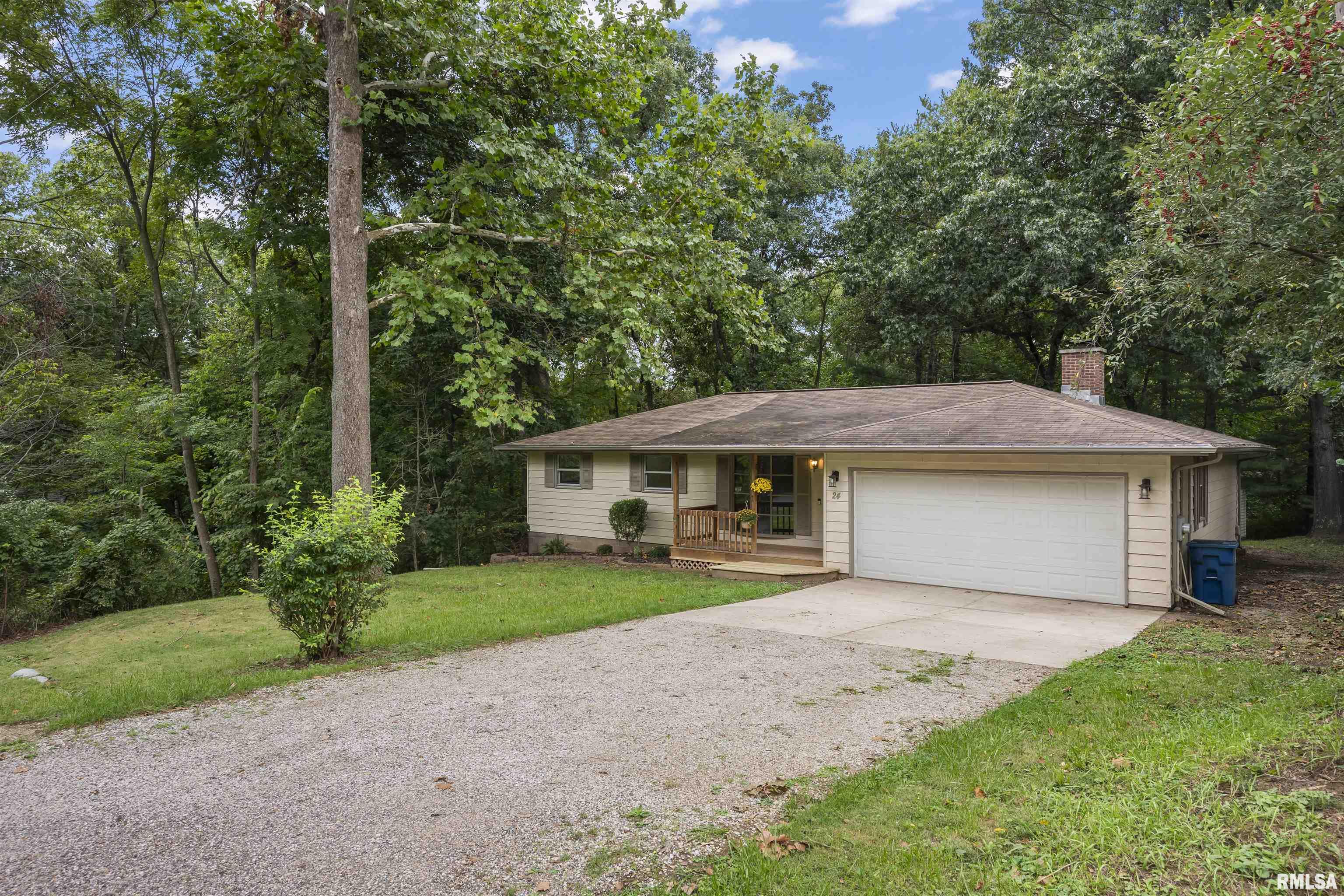 24 Roxbury Road Mackinaw, IL 61755 - Photo 3 of 29 Gallery Image 3