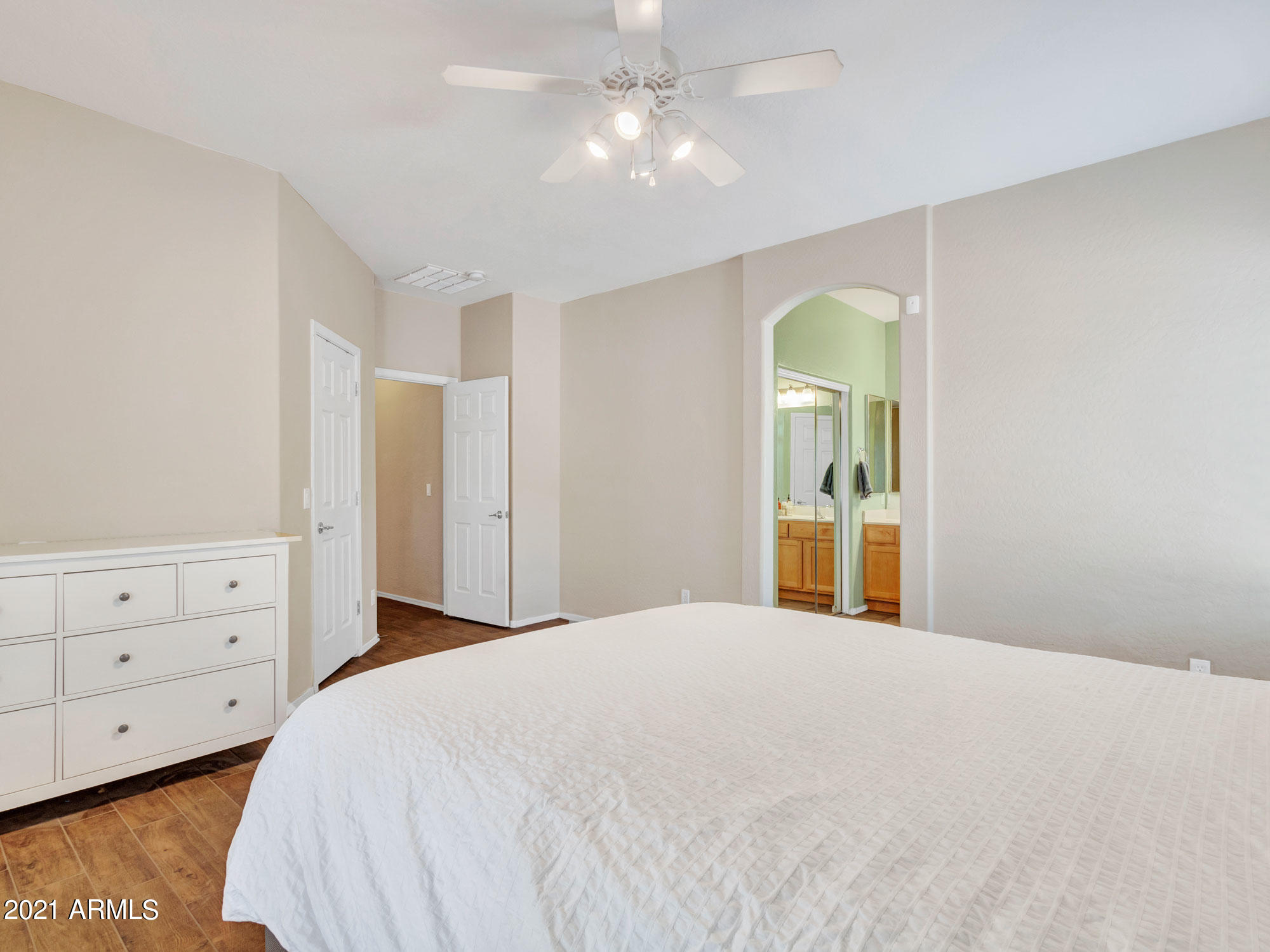 4622 West Cottontail Road Phoenix, AZ 85086 - Photo 13 of 34 4622 W Cottontail Rd_05-Master Bedroom (