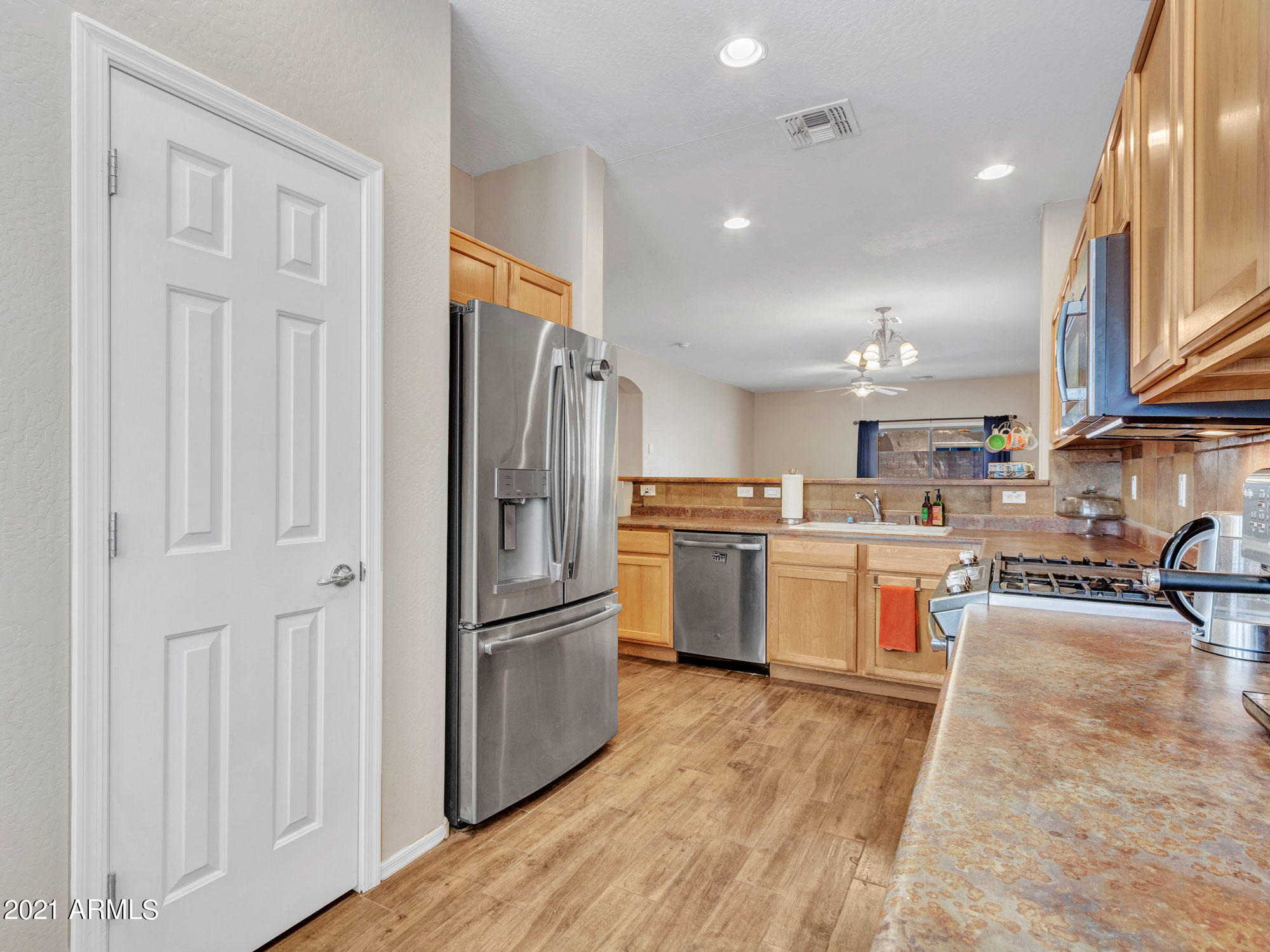 4622 West Cottontail Road Phoenix, AZ 85086 - Photo 6 of 34 4622 W Cottontail Rd_02-Kitchen (5)
