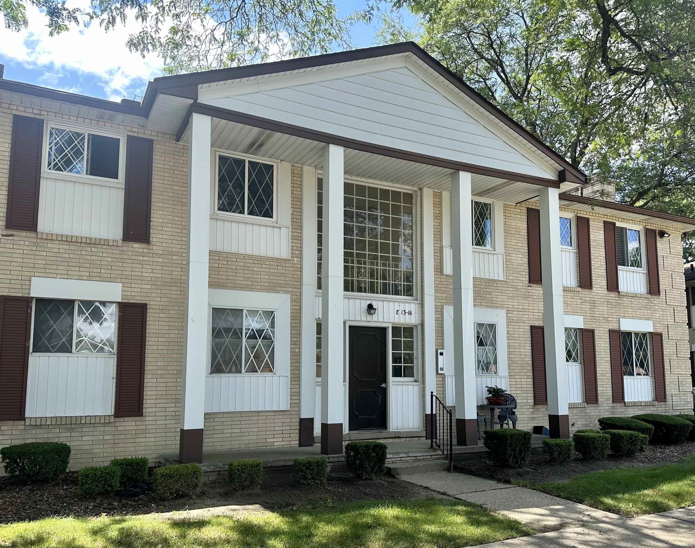 29281 Hayes Road, Unit 15 Warren, MI 48088 - Photo 2 of 21