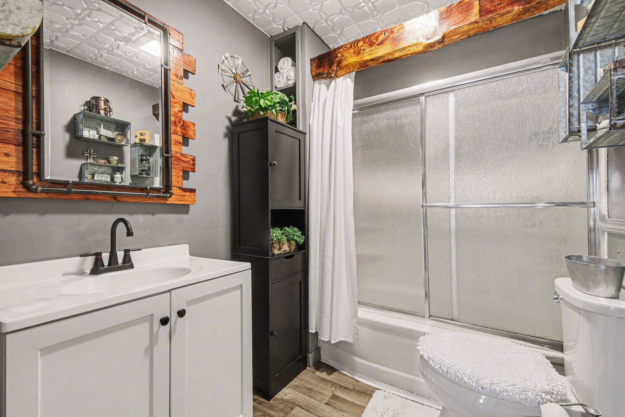 820 Quarterline Road Muskegon, MI 49442 - Photo 15 of 27 018_file_7916