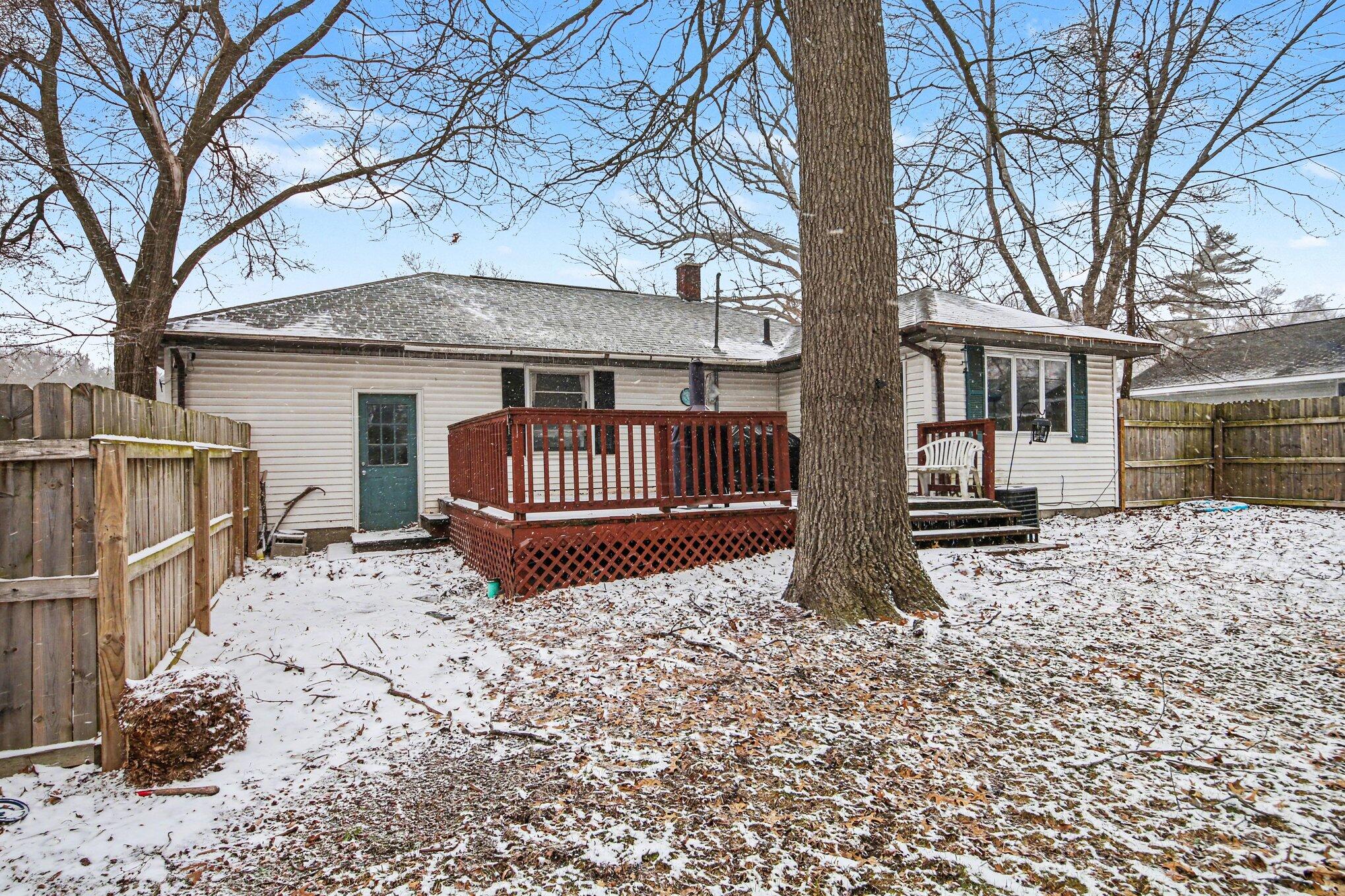 820 Quarterline Road Muskegon, MI 49442 - Photo 22 of 27 025_file_3012