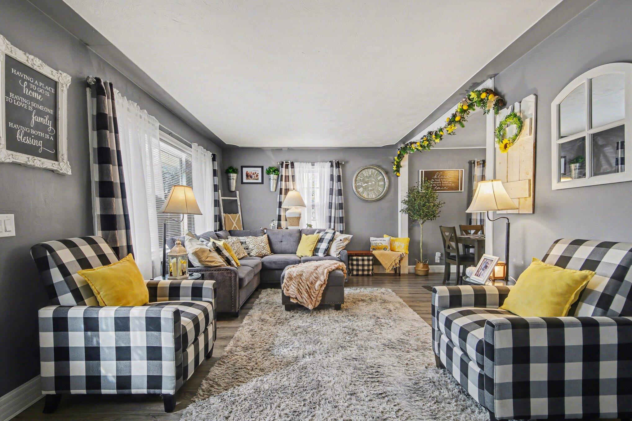 820 Quarterline Road Muskegon, MI 49442 - Photo 3 of 27 007_file_4747