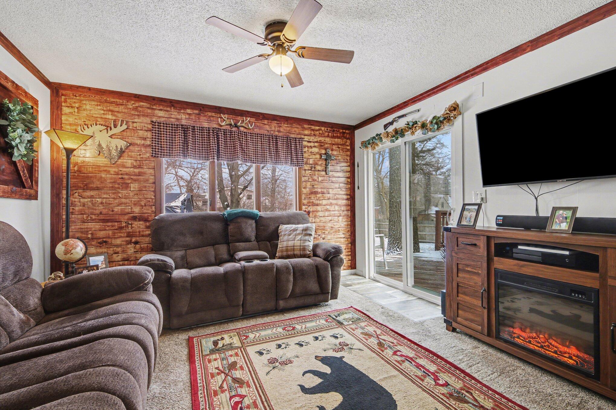 820 Quarterline Road Muskegon, MI 49442 - Photo 10 of 27 014_file_7205