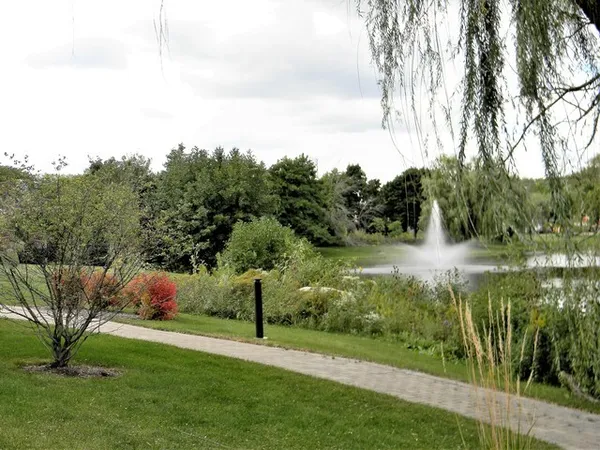 $2,359 | 690 East Algonquin Road, Unit 3404, Schaumburg, IL 60173