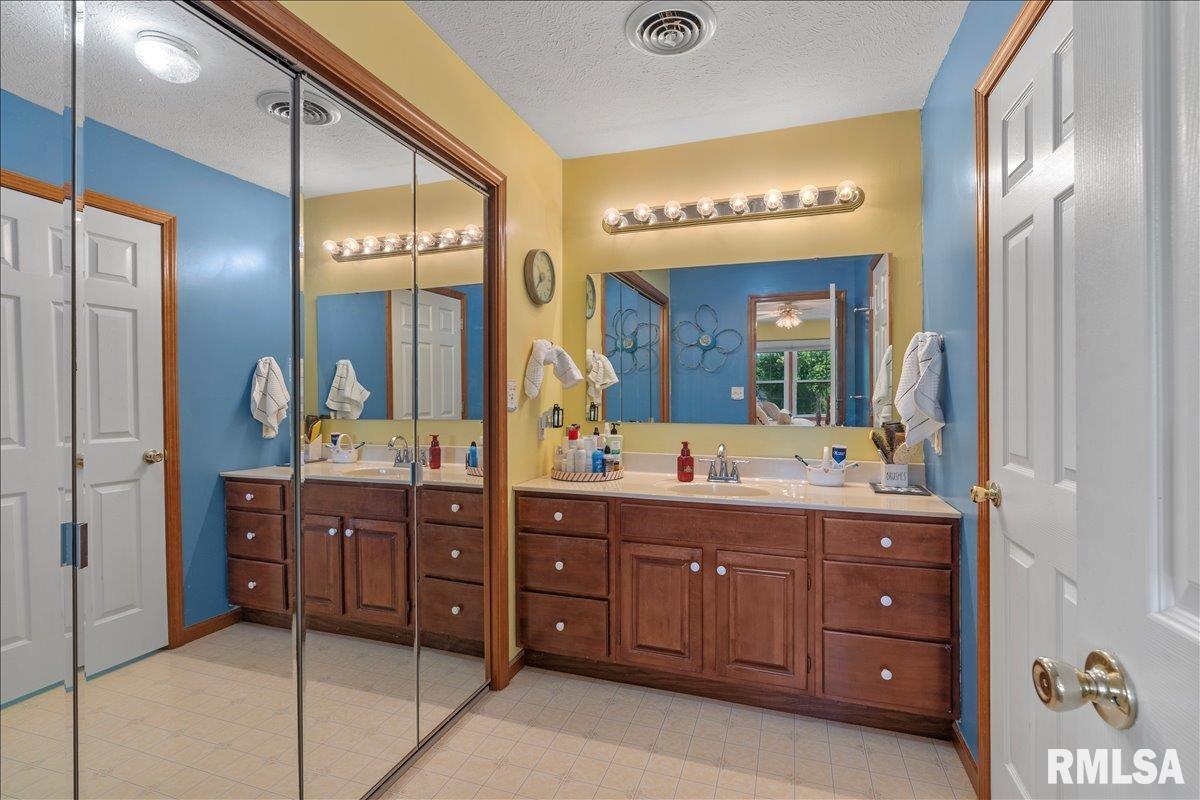 1405 Hosta Street Springfield, IL 62712 - Photo 23 of 44 Gallery Image 23