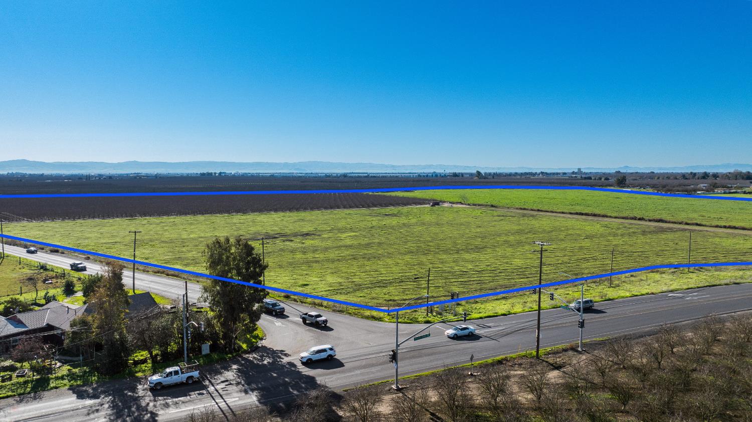 11097 South Union Road Manteca, CA 95336 - Photo 17 of 22 a view of a tennis court