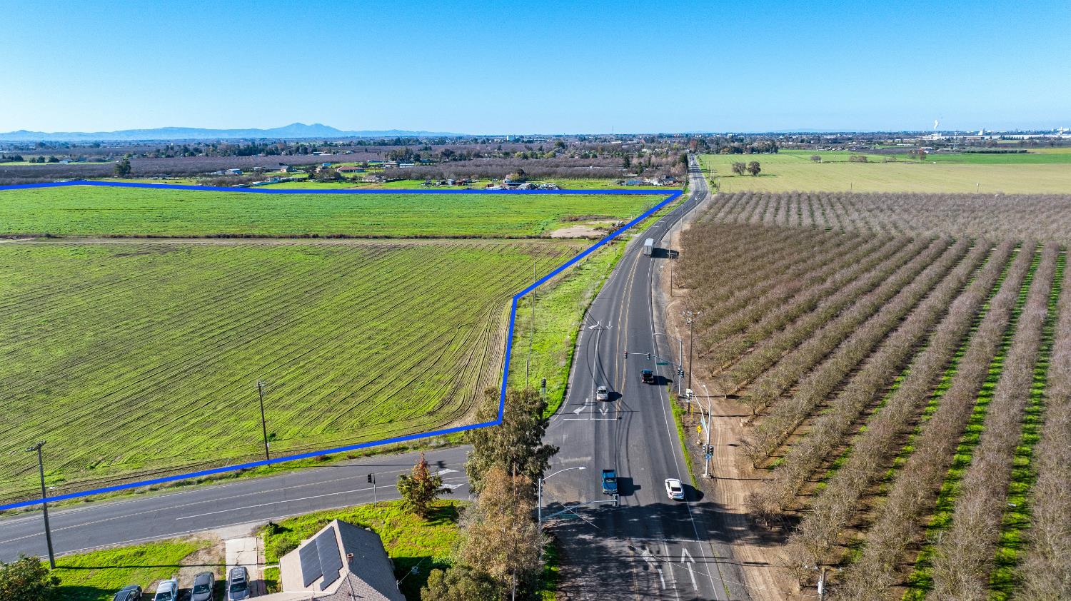11097 South Union Road Manteca, CA 95336 - Photo 19 of 22 a view of a city with a lake