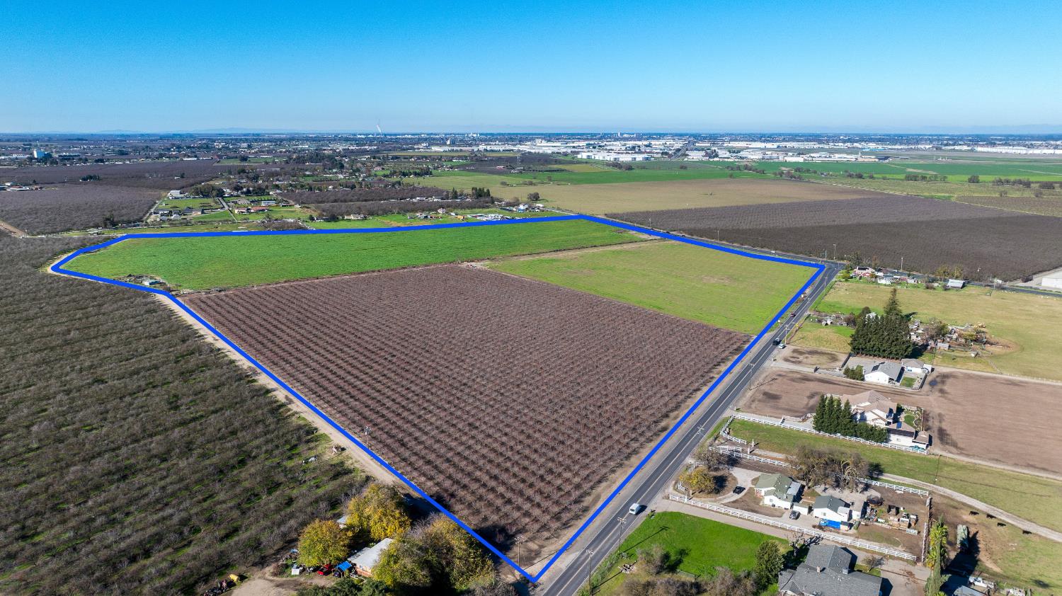 11097 South Union Road Manteca, CA 95336 - Photo 2 of 22 an aerial view of a pool