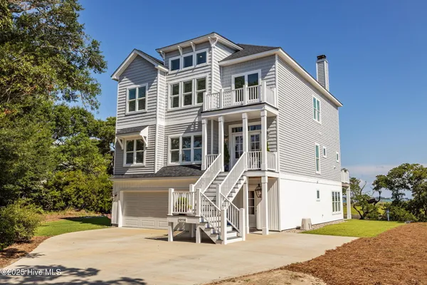 $2,250,000 | 10530 Coast Guard Road, Emerald Isle, NC 28594