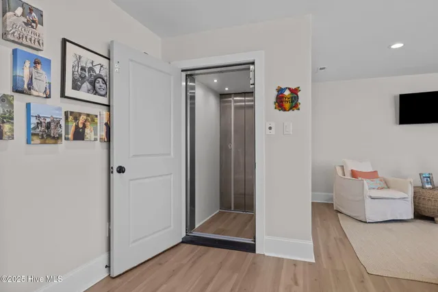 $2,260,000 | 10530 Coast Guard Road, Emerald Isle, NC 28594