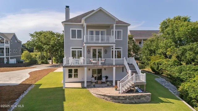 $2,260,000 | 10530 Coast Guard Road, Emerald Isle, NC 28594