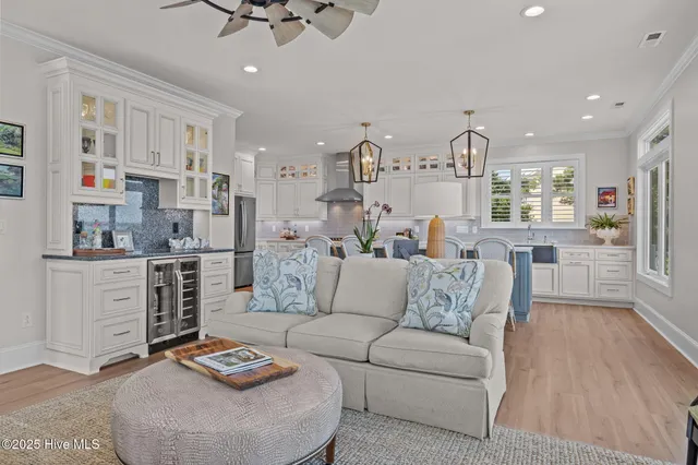 $2,260,000 | 10530 Coast Guard Road, Emerald Isle, NC 28594