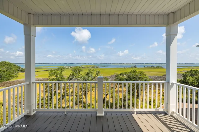 $2,260,000 | 10530 Coast Guard Road, Emerald Isle, NC 28594