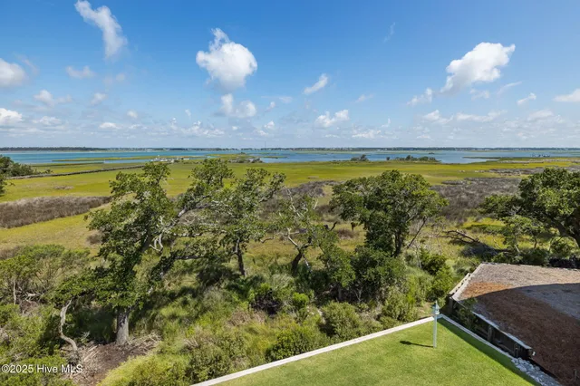 $2,260,000 | 10530 Coast Guard Road, Emerald Isle, NC 28594