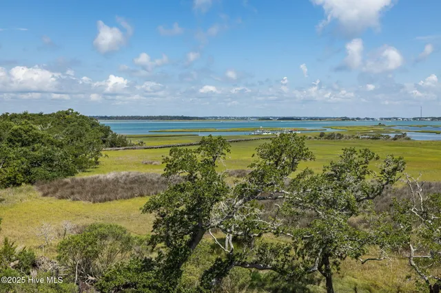 $2,260,000 | 10530 Coast Guard Road, Emerald Isle, NC 28594