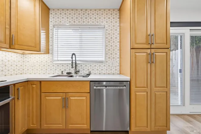 $425,000 | 1076 Eleanor Avenue, Rohnert Park, CA 94928