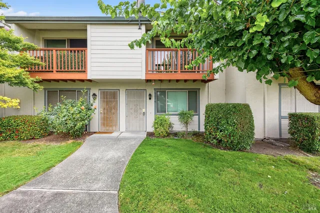 $425,000 | 1076 Eleanor Avenue, Rohnert Park, CA 94928