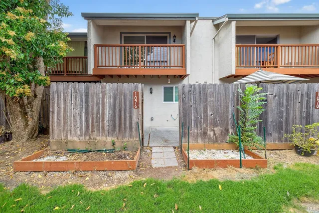 $425,000 | 1076 Eleanor Avenue, Rohnert Park, CA 94928