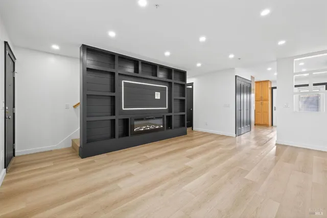 $425,000 | 1076 Eleanor Avenue, Rohnert Park, CA 94928