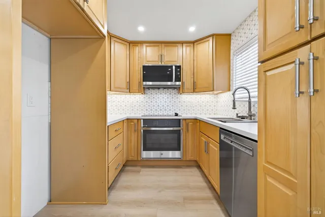 $425,000 | 1076 Eleanor Avenue, Rohnert Park, CA 94928