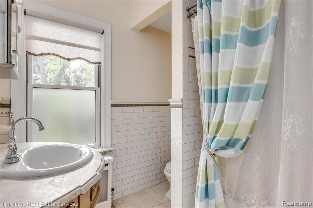 1251 Whittier Road Grosse Pointe Park, MI 48230 - Photo 17 of 33