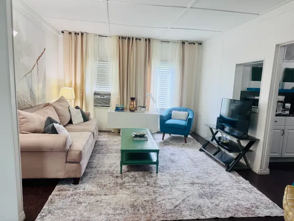 $3,500 | 204 South M Street, Unit UPSTAIRS, Lake Worth Beach, FL 33460