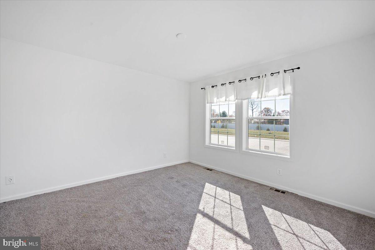 1410 Heytesbury Road Walnutport, PA 18088 - Photo 23 of 37 Bright and airy open space awaits.