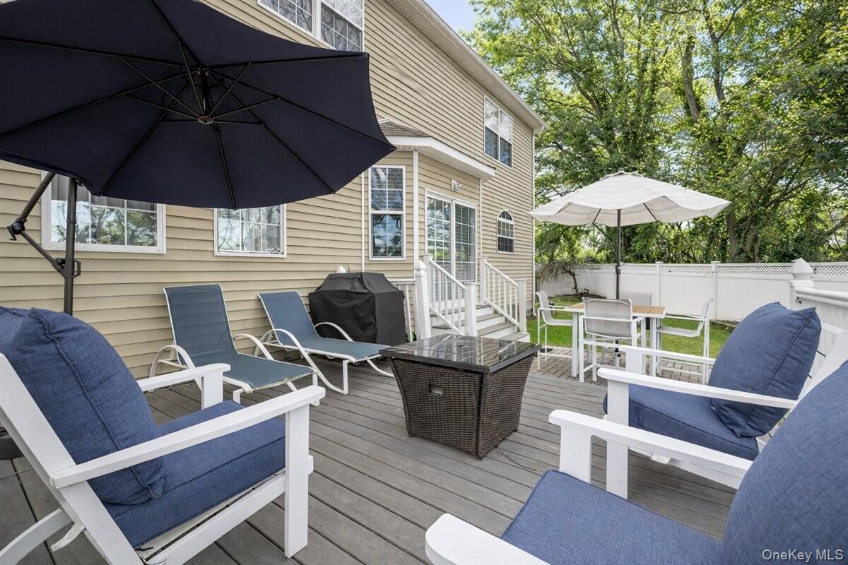 24 Ridge Court Hauppauge, NY 11788 - Photo 36 of 37