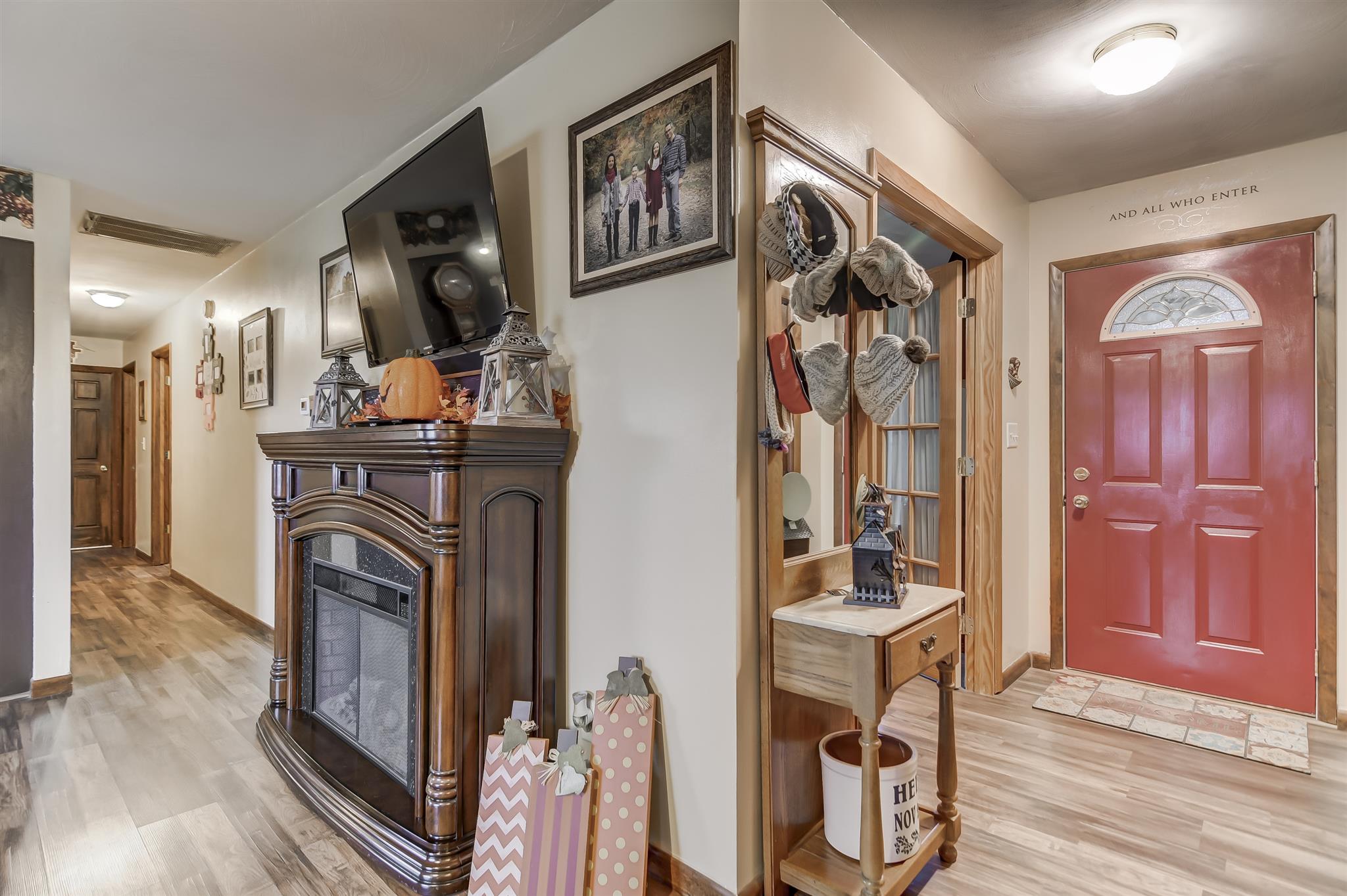 512 Sattley Street Rochester, IL 62563 - Photo 3 of 31