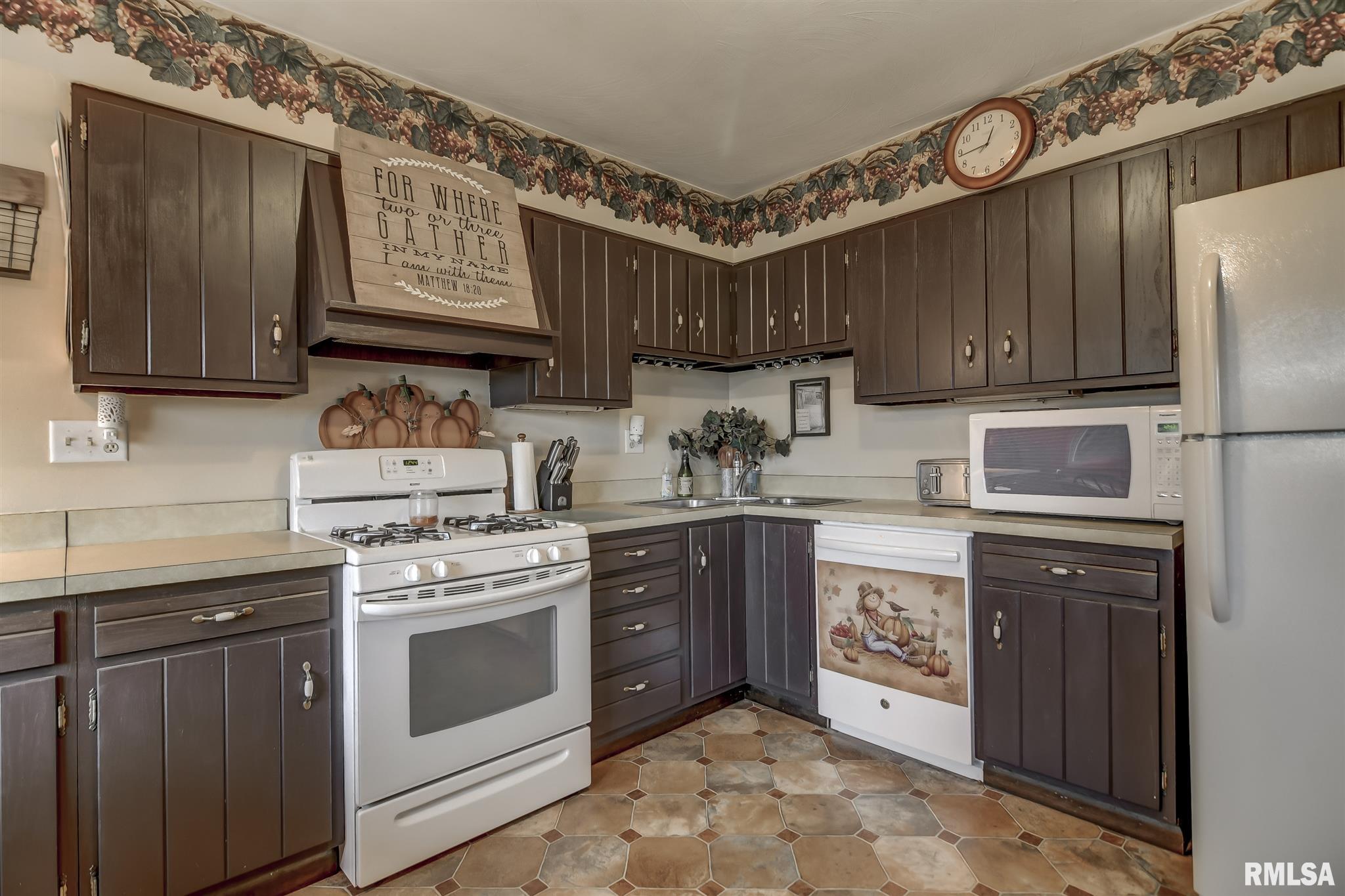 512 Sattley Street Rochester, IL 62563 - Photo 10 of 31